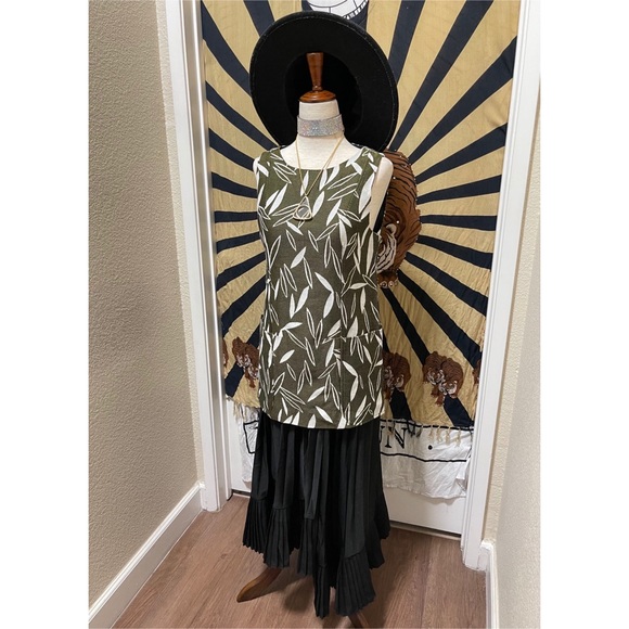 🌈 Beautiful nature art tunic top - Picture 10 of 11